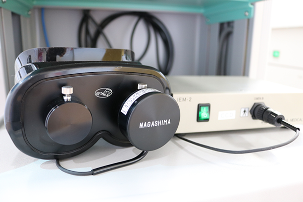 赤外線眼振検査装置｜耳鼻咽喉科さがわクリニック｜京都市西京区新林センター前にある耳鼻咽喉科